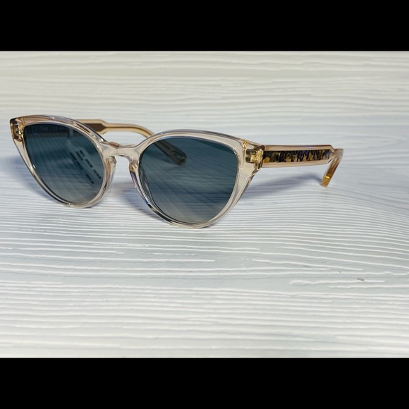 Chloé•CE757S 749•Translucent Peach Frames withGlittering Gold Core•Oval/Cat Eye - Picture 7 of 14